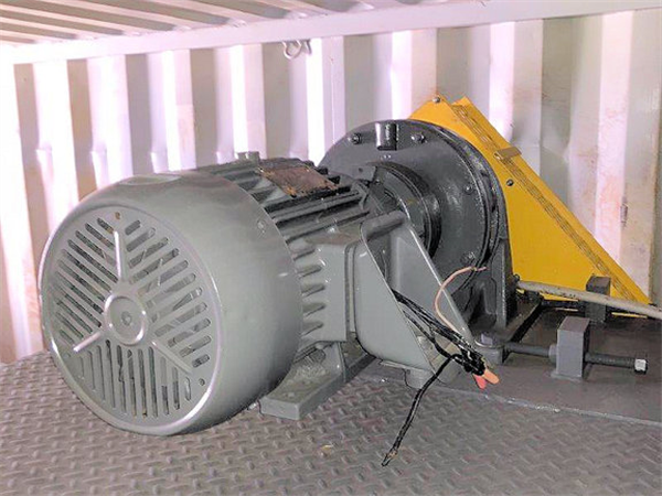 36" W X 18' L (914mm X 5.5m) Belt Conveyor)